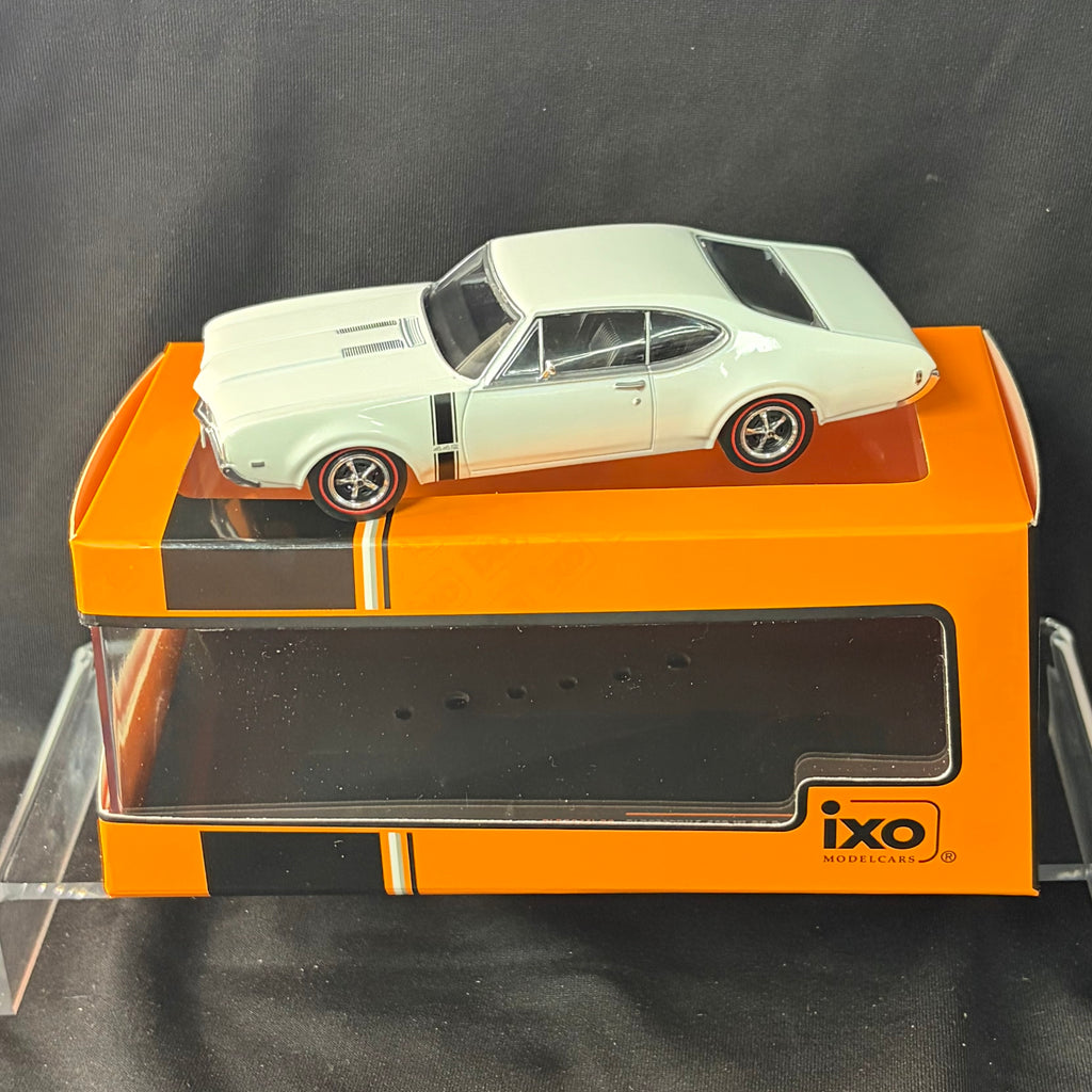 IXO 1970 Oldsmobile 442 W-30 White 1:43 Scale Diecast Model Car