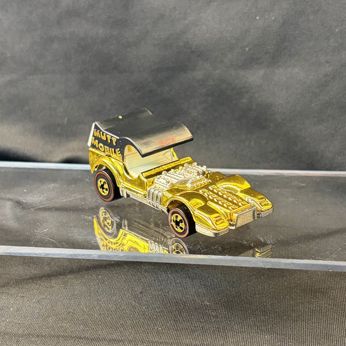 Hot Wheels Redline Mutt Mobile – 1995 FAO Schwarz Gold Series II 1:64 (Loose)
