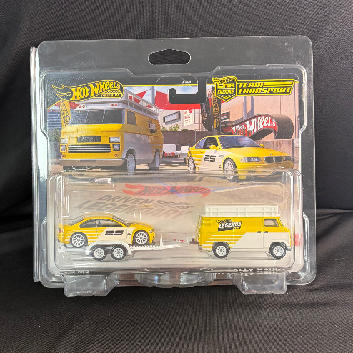 Hot Wheels Premium Team Transport  BMW M3 HW Rally Hauler