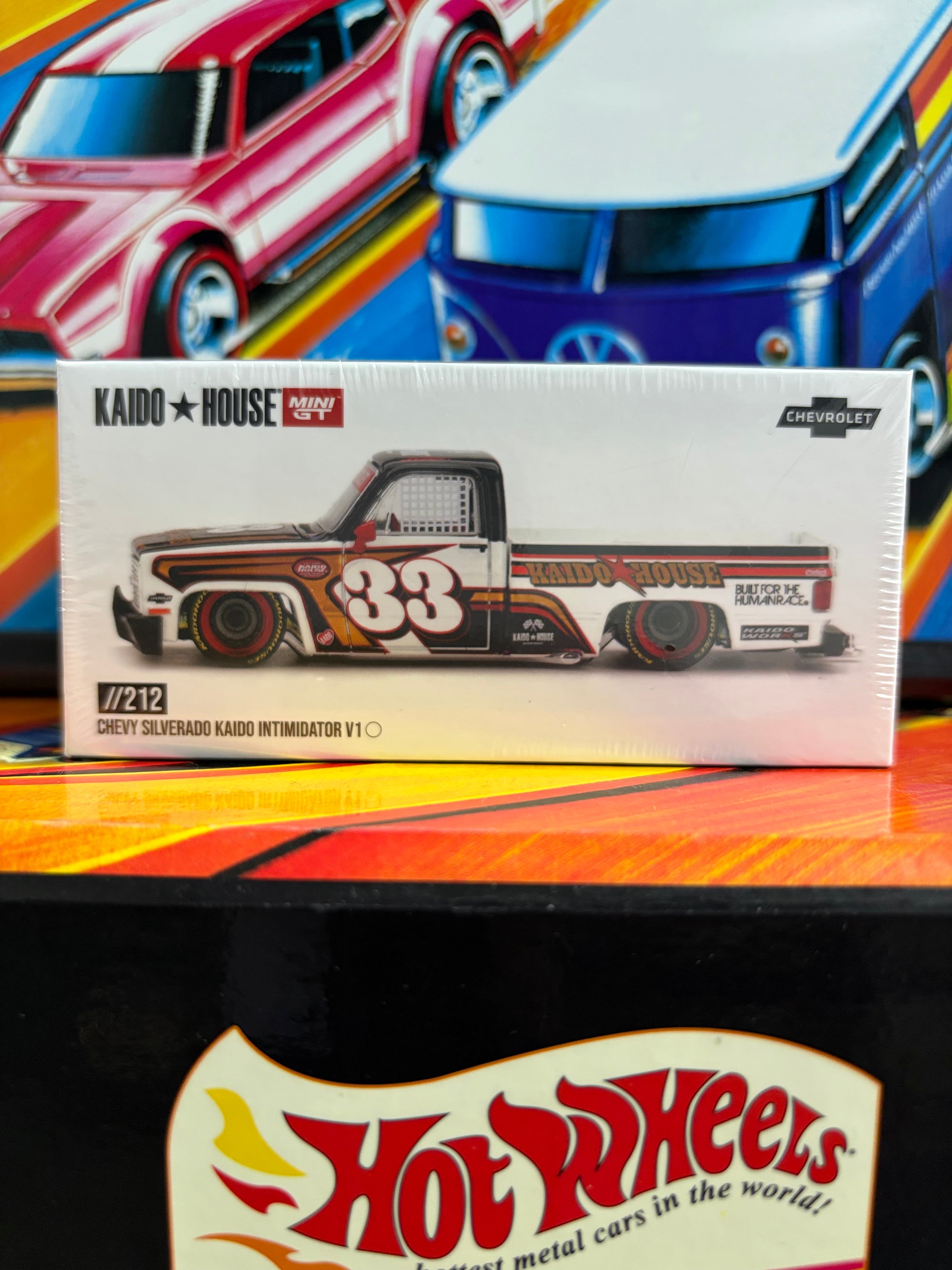Kaido House #212 Chevrolet Silverado KAIDO Intimidator V1 – White w/ Brown Two-tone