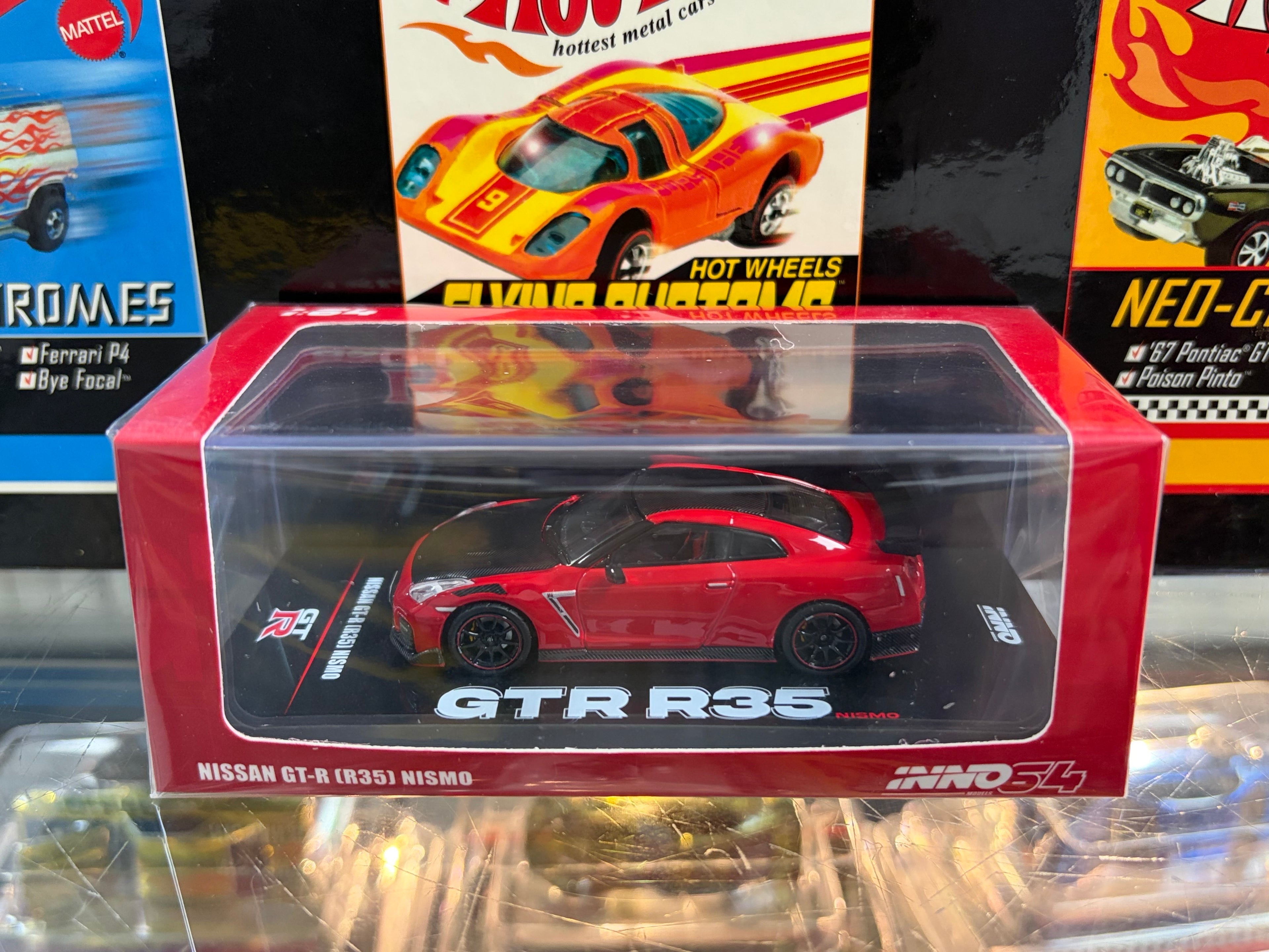 INNO64 Nissan GT-R R35 Nismo – Red with Black Hood