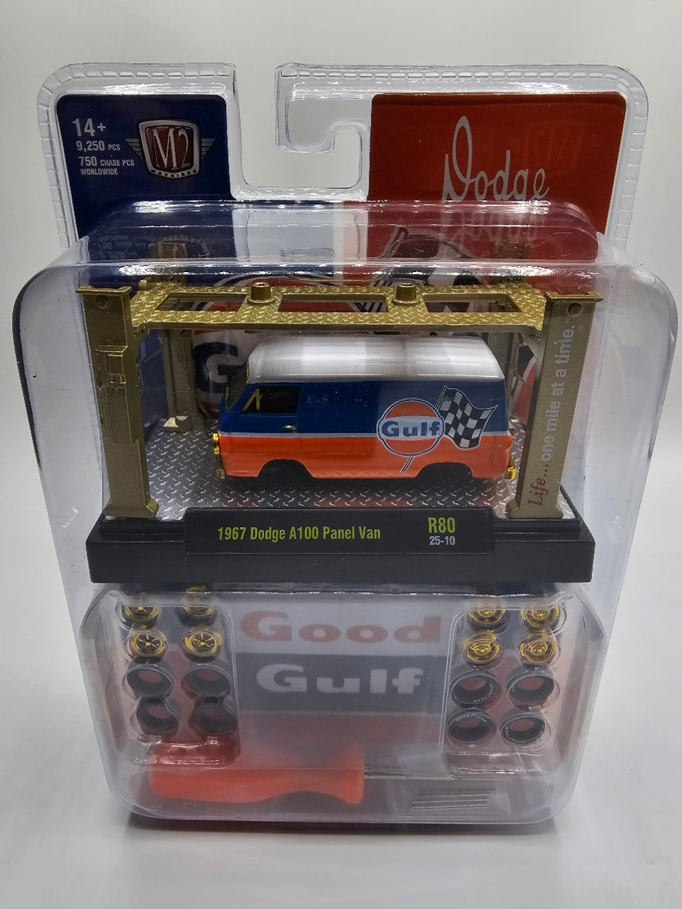 M2 Machines Model Kit R80 GULF 1967 Dodge A100 Panel Van CHASE