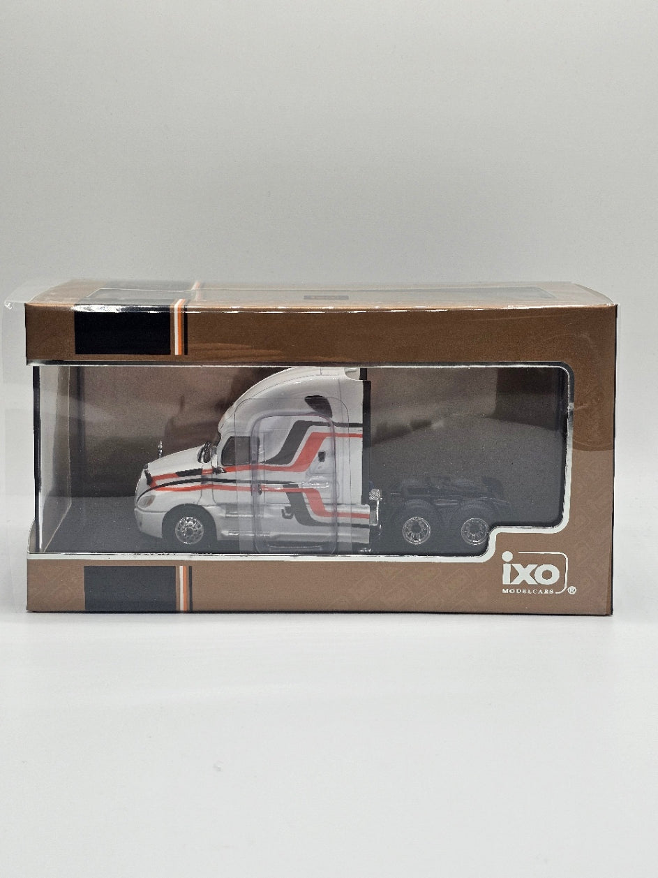 1:64 Scale 2018 Freightliner Cascadia - White with Stripes