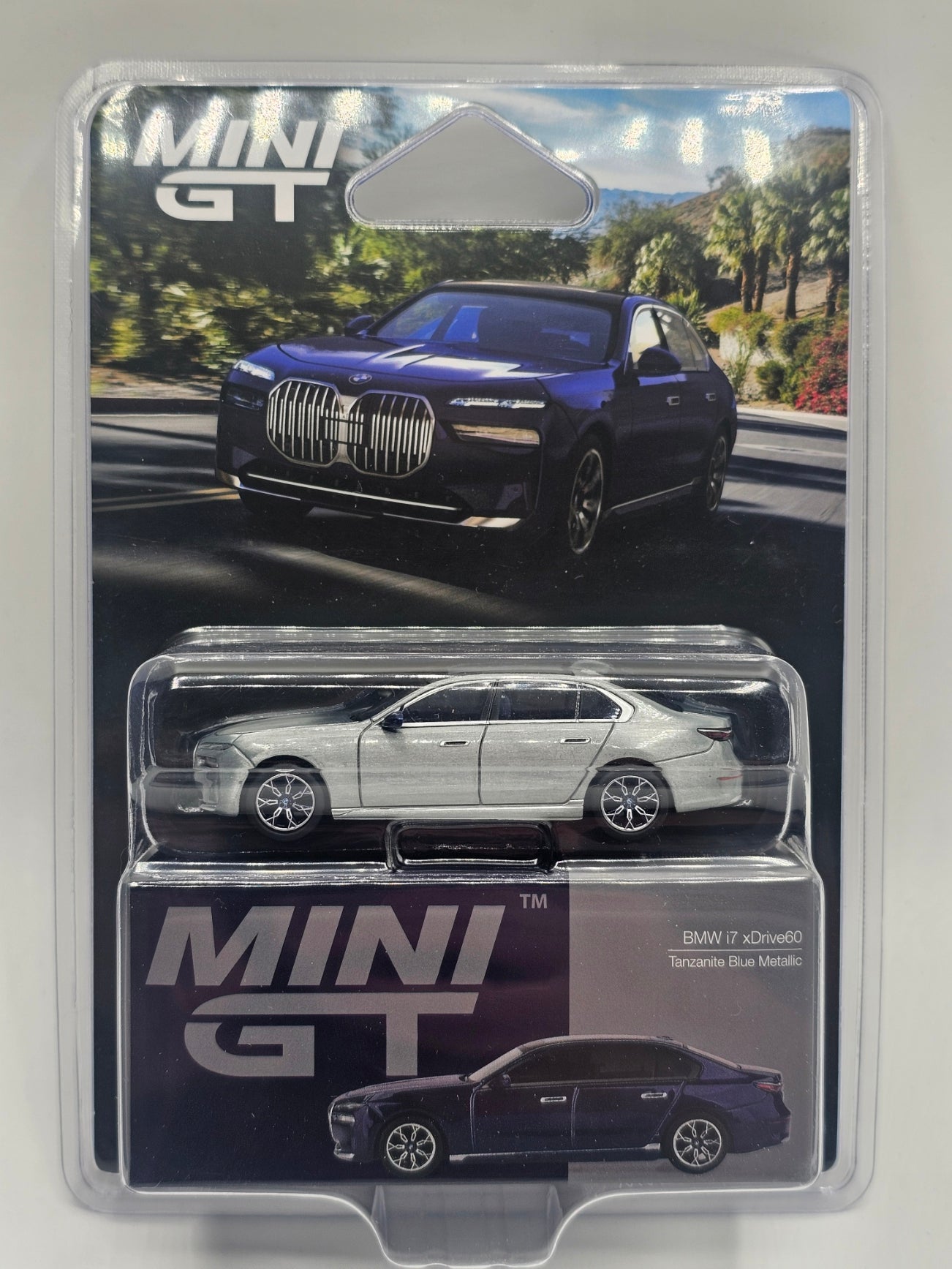 BMW i7 xDrive60 Tanzanite Blue Metallic - Mini GT Chase Edition 1:64
