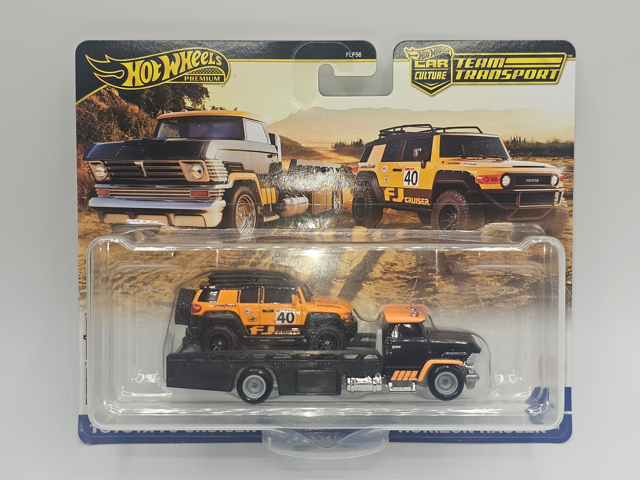 Hot Wheels Premium Team Transport #81 Horizon Hauler / Toyota FJ Cruiser