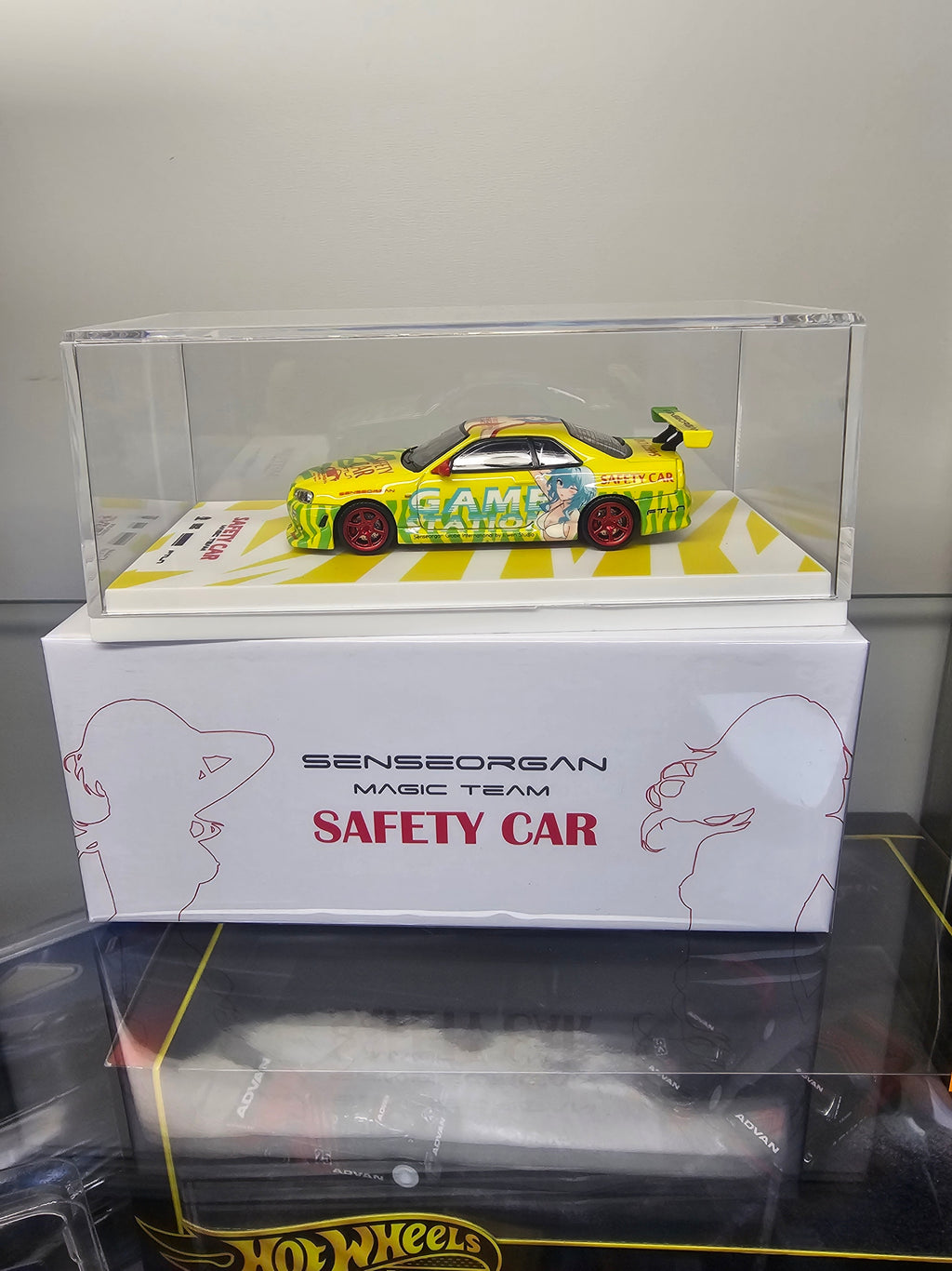 Modern Art Senseorgan 1:64 GTR R-34 Game Station Safety Car – A Salute to Youth