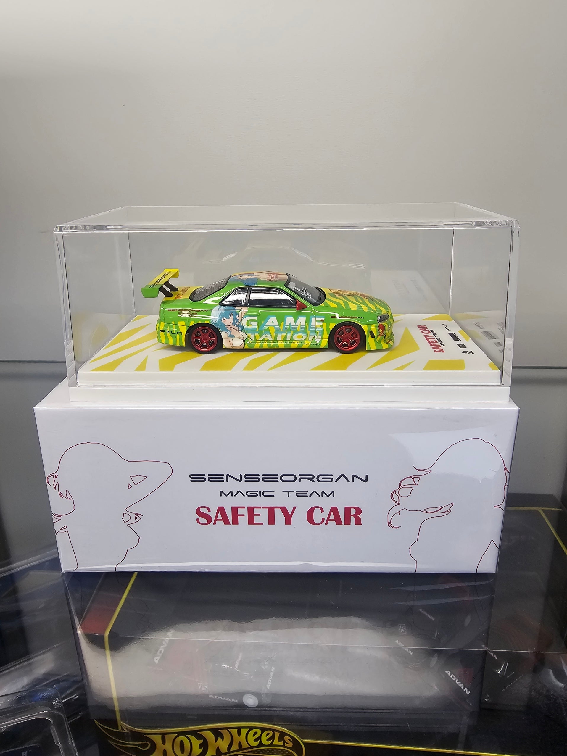 Modern Art Senseorgan 1:64 GTR R-34 Game Station Safety Car – A Salute to Youth