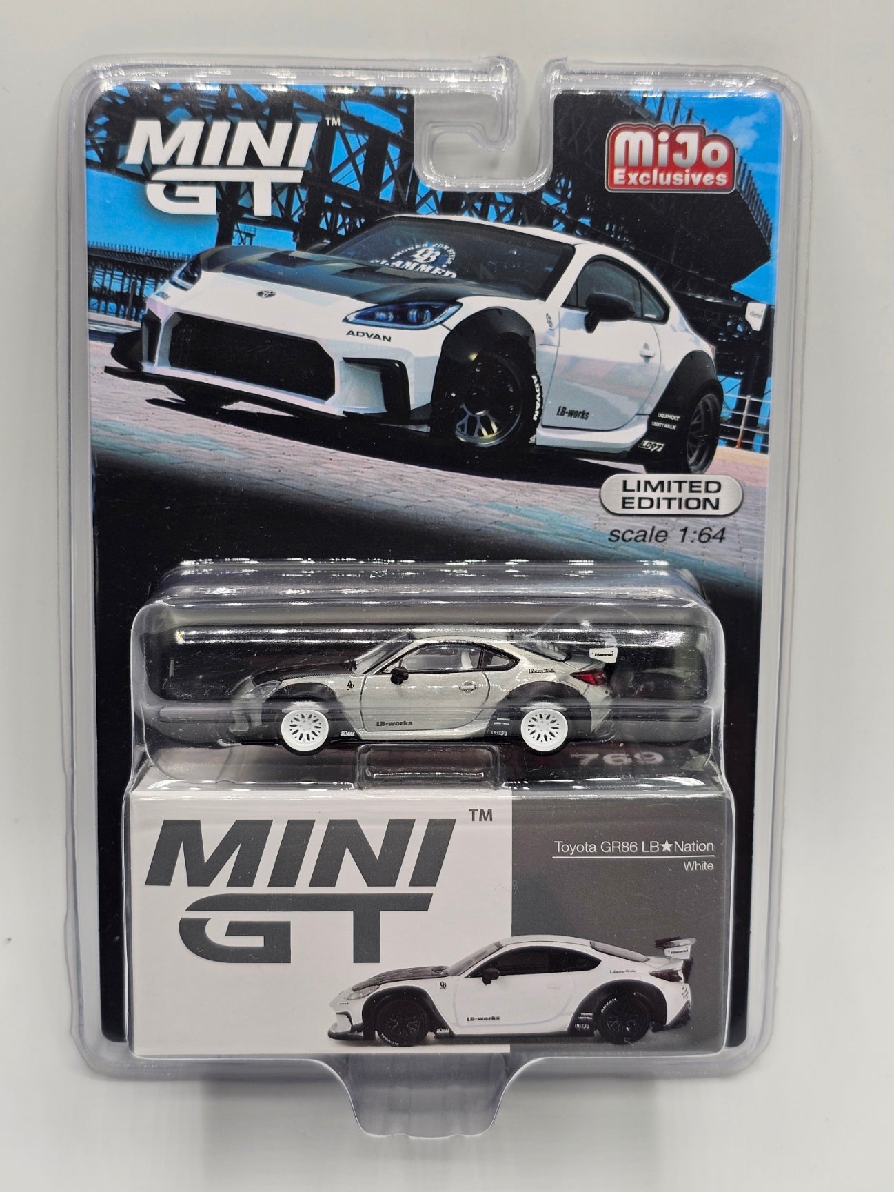 Mini GT #769 CHASE Toyota GR86 LB Nation