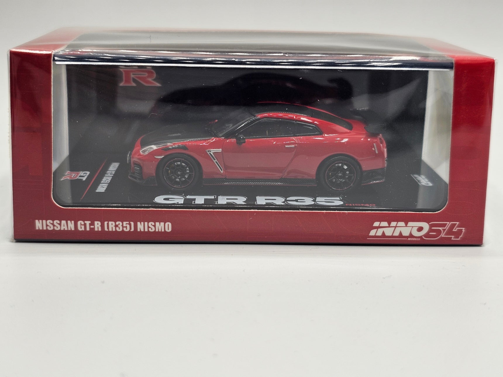 INNO64 Nissan GT-R R35 Nismo – Red with Black Hood