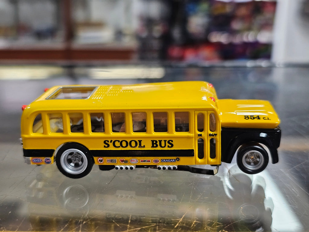Auto World HO 4-Gear Yellow S'Cool Bus Slot Car