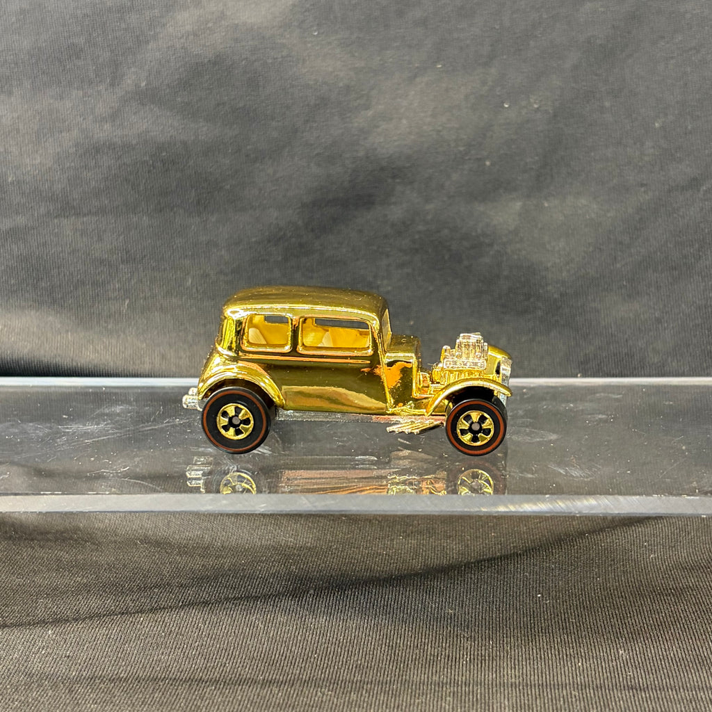 Hot Wheels Redline '32 Ford Vicky – 1995 FAO Schwarz Gold Series II