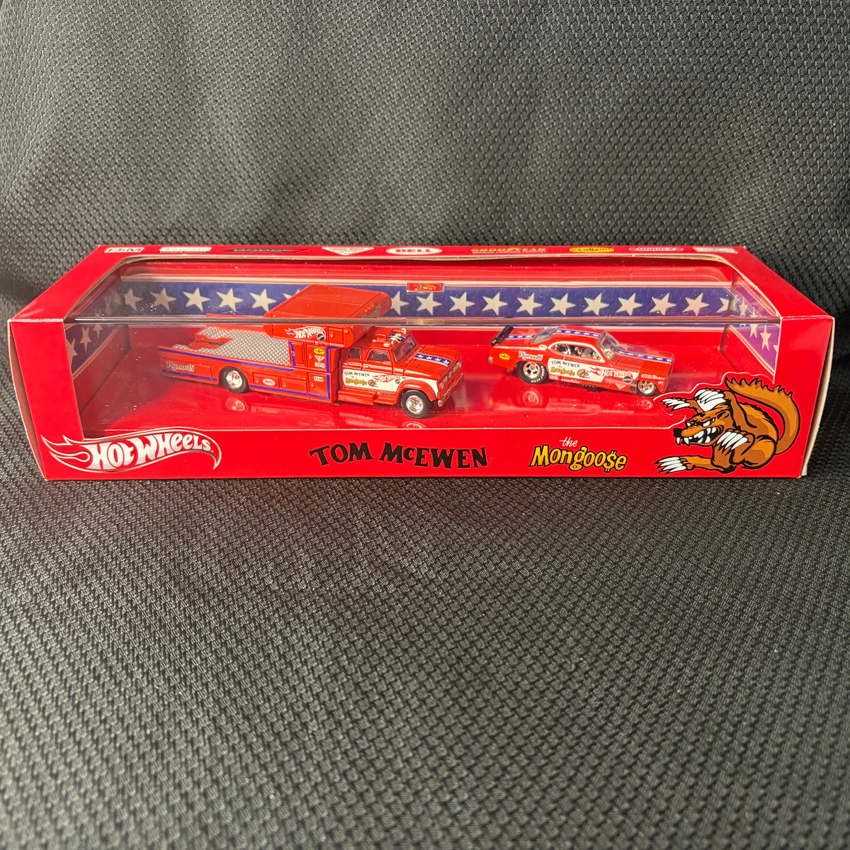 Hot Wheels 2011 "Snake" and "Mongoose" Carrier & Car Sets