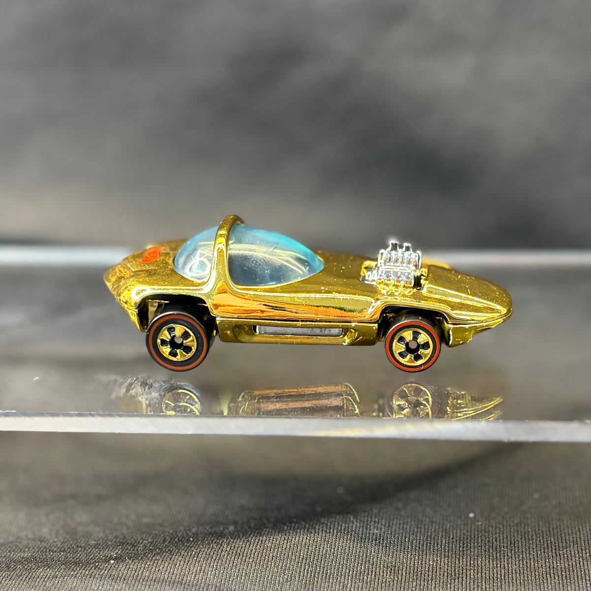 Hot Wheels Redline Silhouette – 1995 FAO Schwarz Gold Series II
