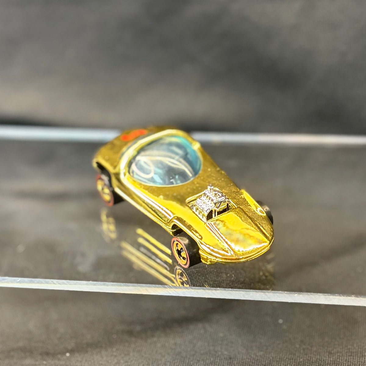 Hot Wheels Redline Silhouette – 1995 FAO Schwarz Gold Series II