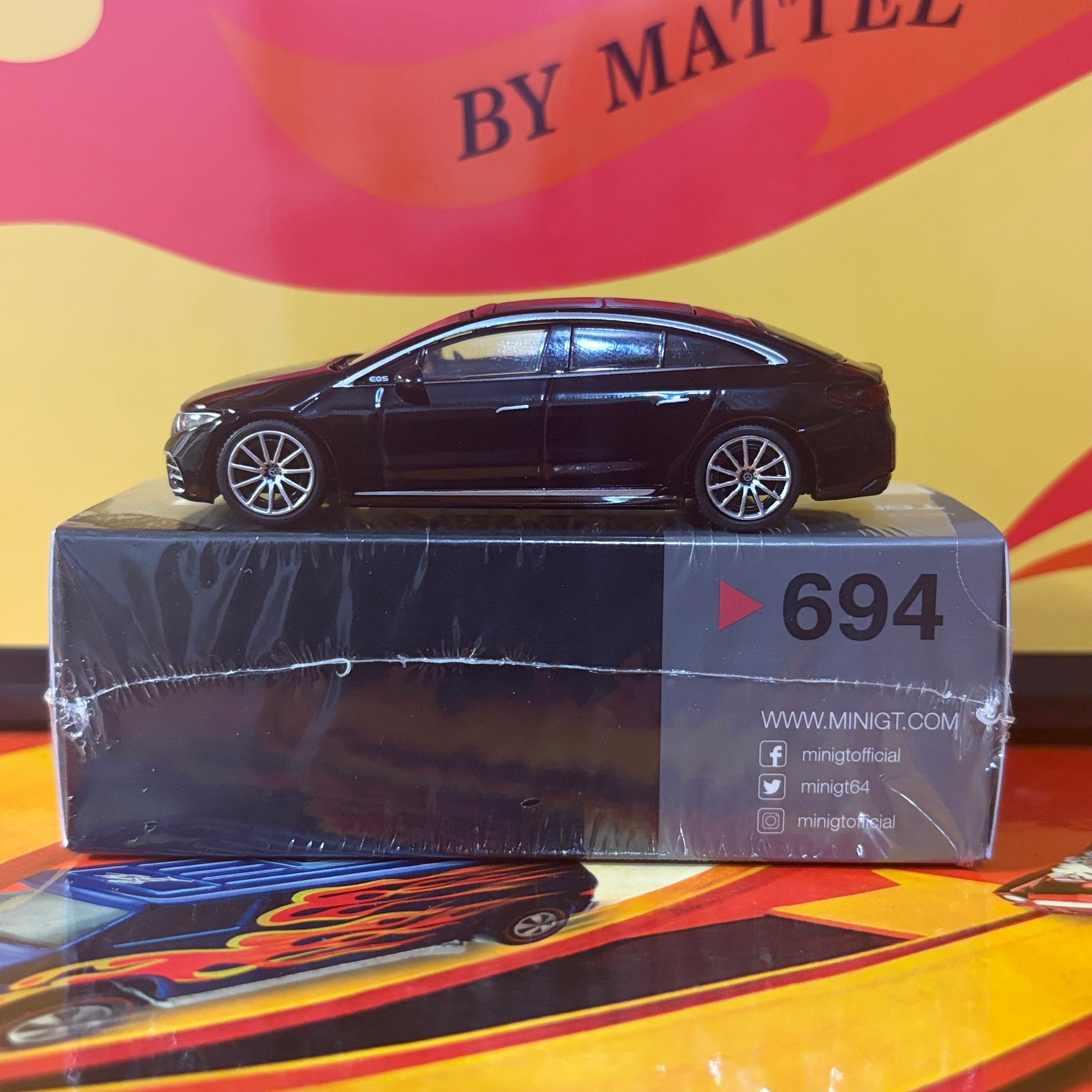 Mini GT #694 Mercedes-Benz EQS 580 4MATIC (Black) (RHD)