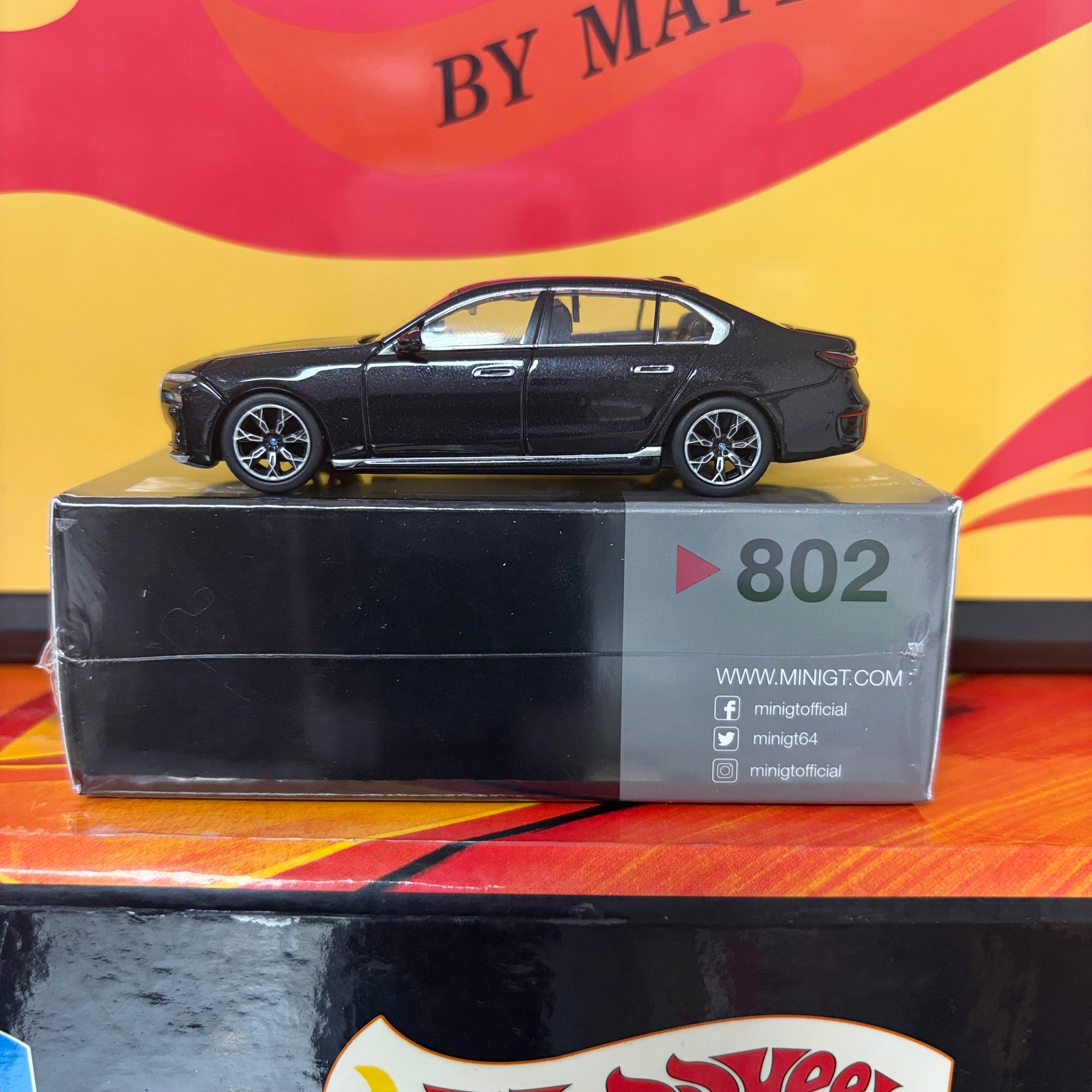 Mini GT #802 BMW i7 eDrive50 (RHD)