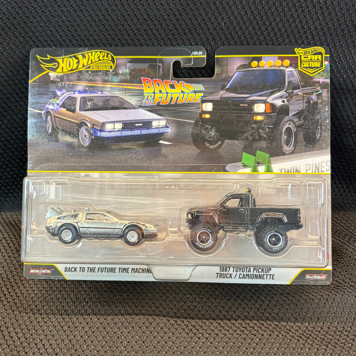 Hot Wheels Premium Back to the Future Time Machine & Toyota Pickup