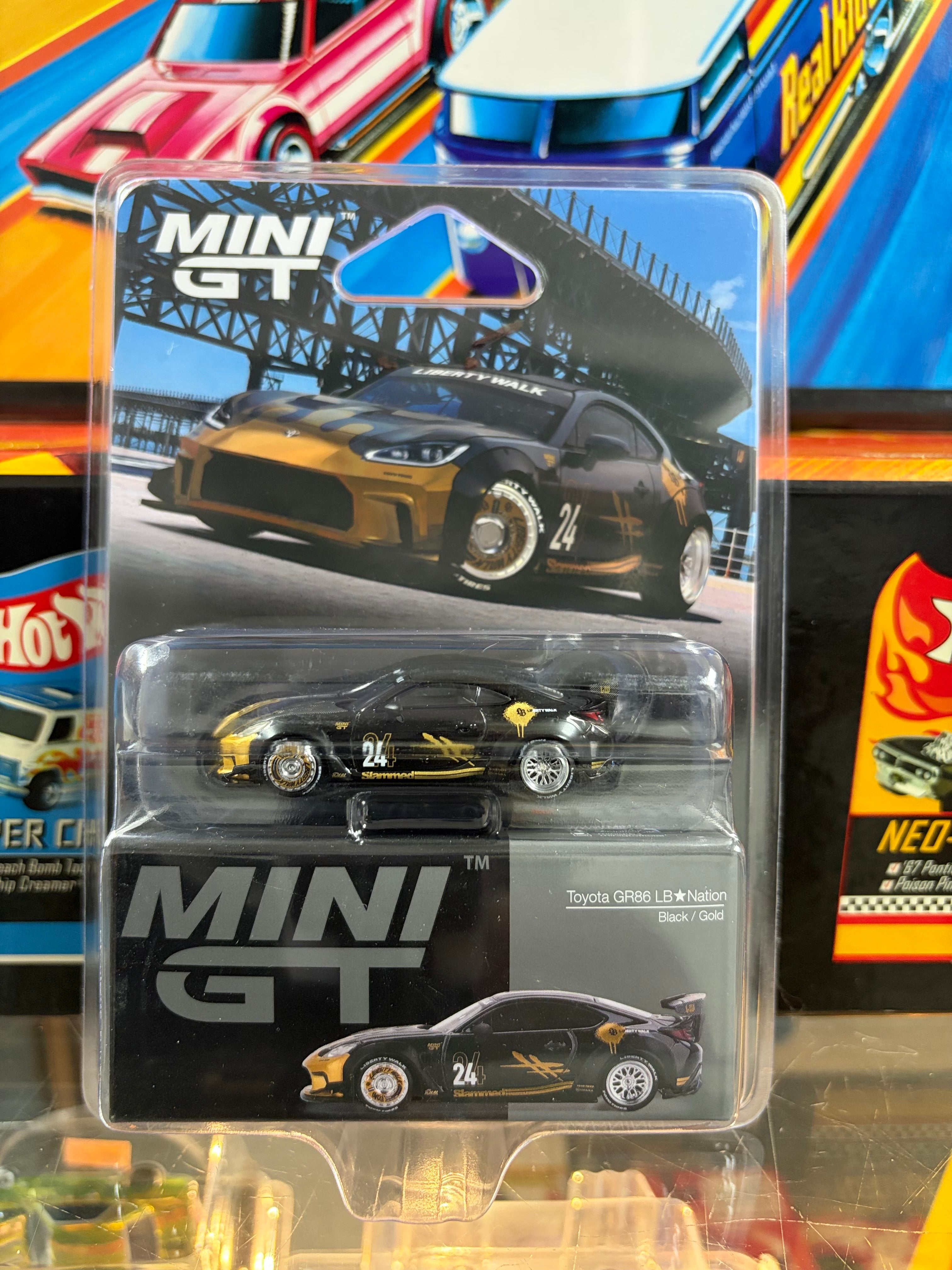 Mini GT #1149 Toyota GR86 LB Nation Black/Gold - Mini GT 1:64