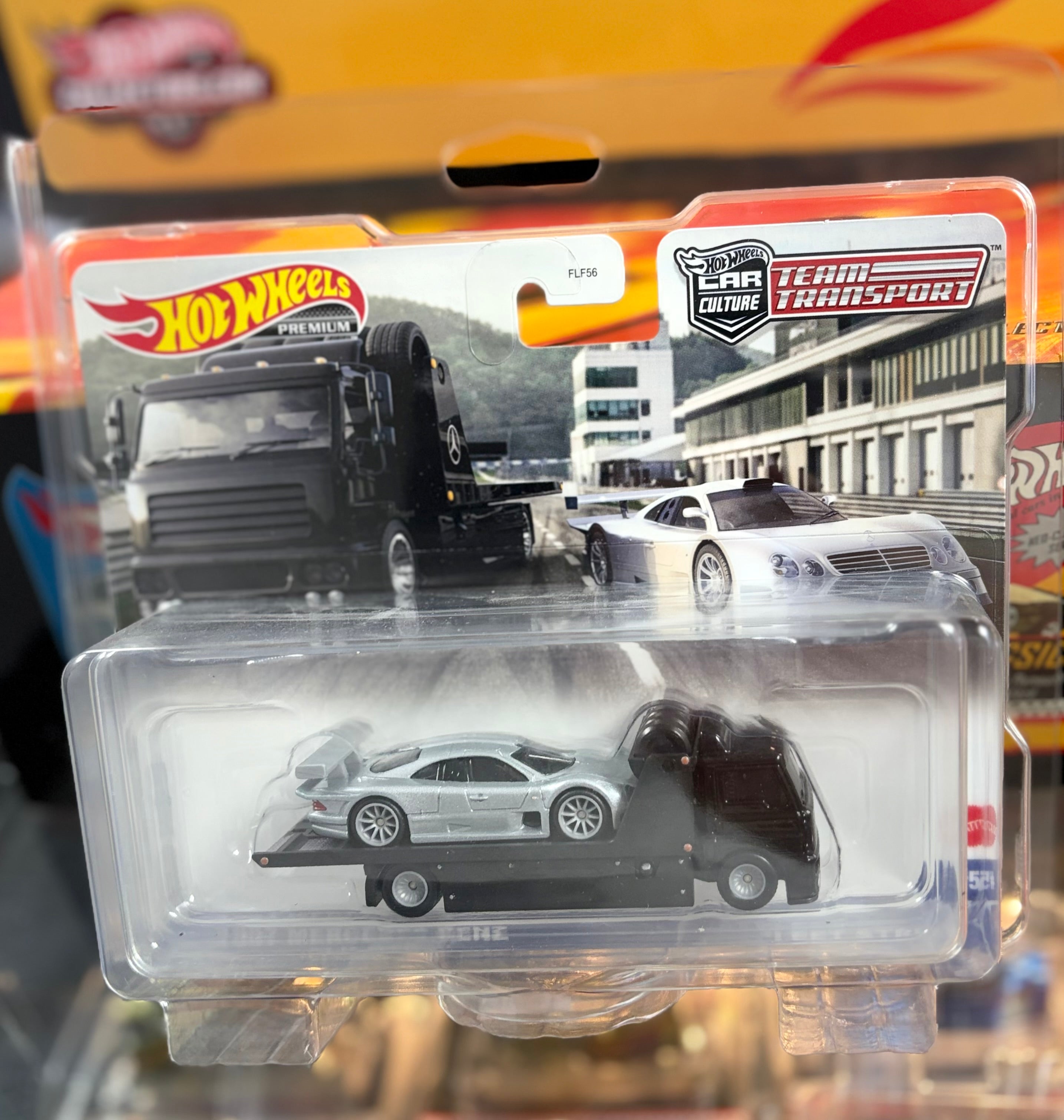 Hot Wheels Premium Team Transport 1997 Mercedes-Benz CLK GTR with Fleet Street