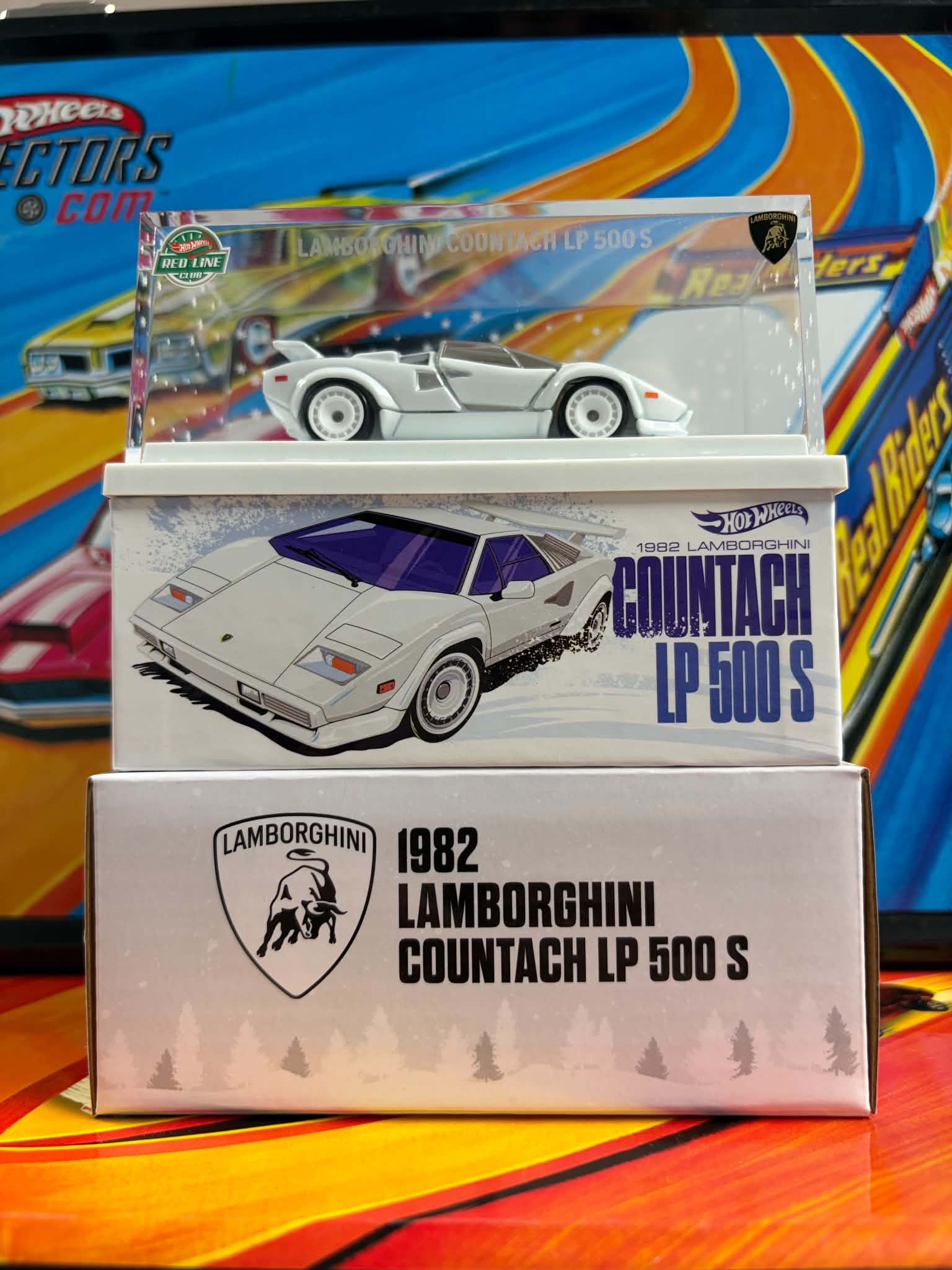 Hot Wheels RLC Holiday Exclusive 1982 Lamborghini Countach LP 500 S – White