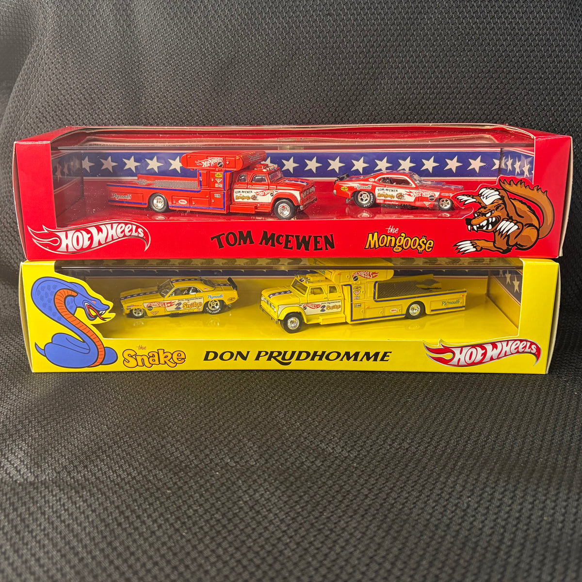 Hot Wheels 2011 "Snake" and "Mongoose" Carrier & Car Sets