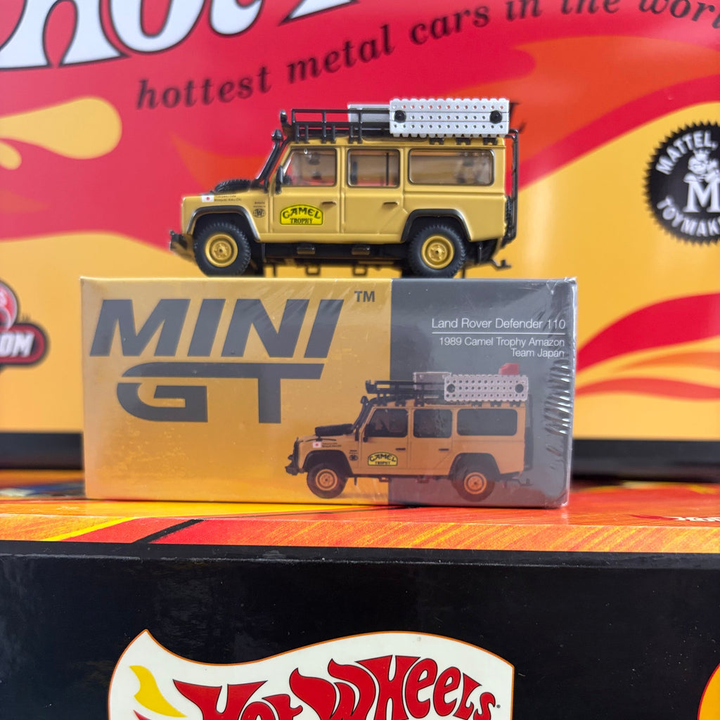 Mini GT #751 Land Rover Defender 110 Camel Trophy (RHD)