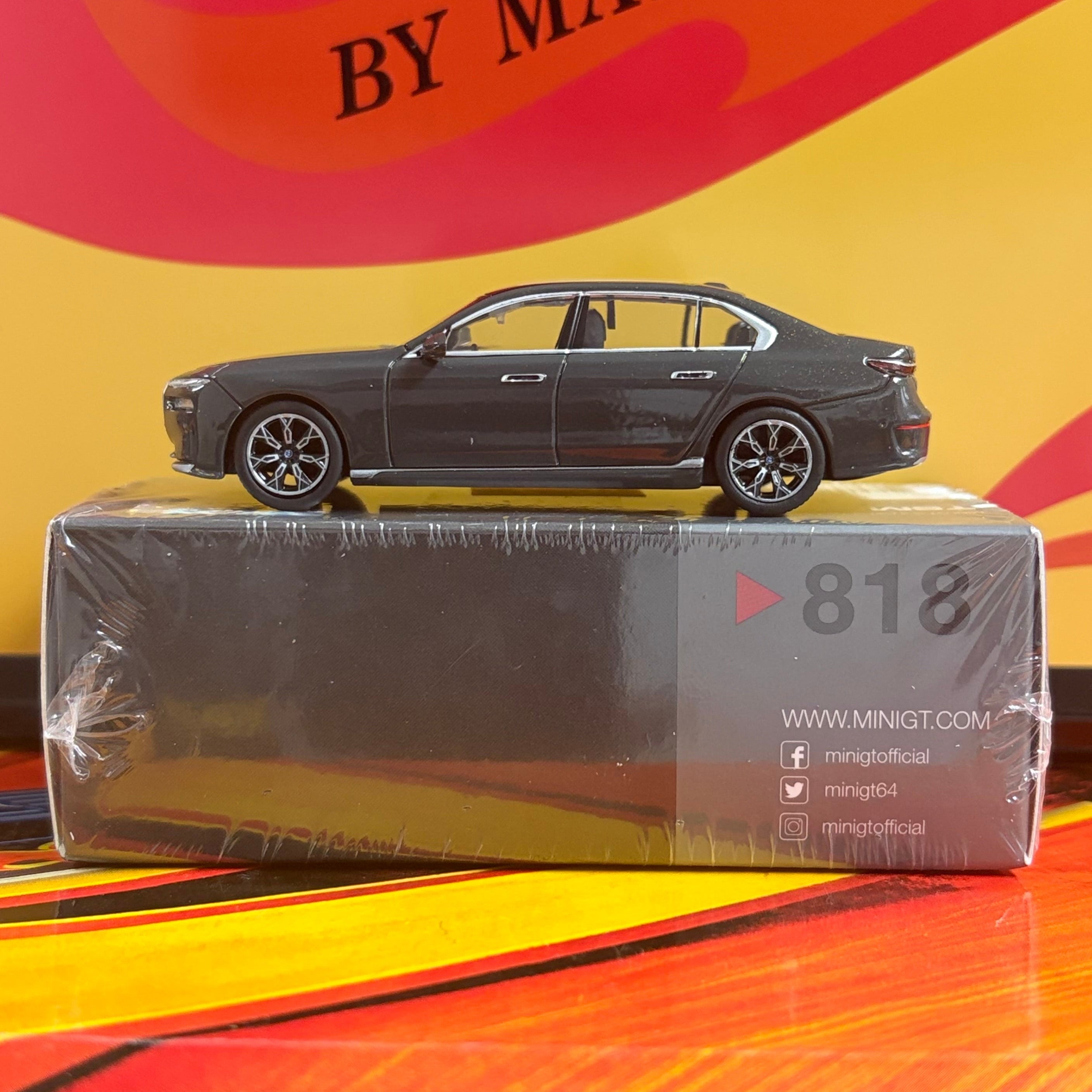 Mini GT #818 BMW i7 xDrive60 (LHD)