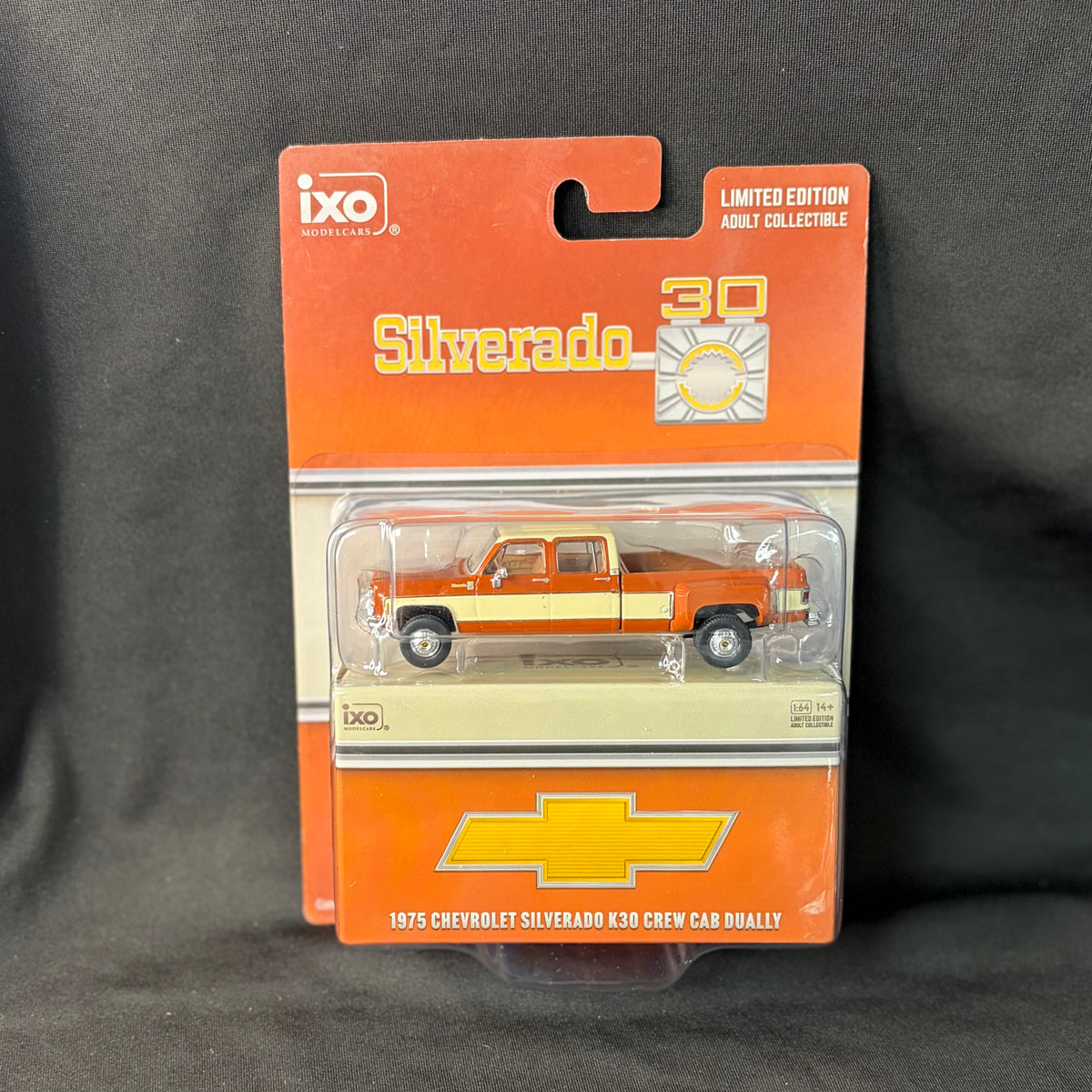 IXO 1975 Chevrolet Silverado K30 Crew Cab Dually