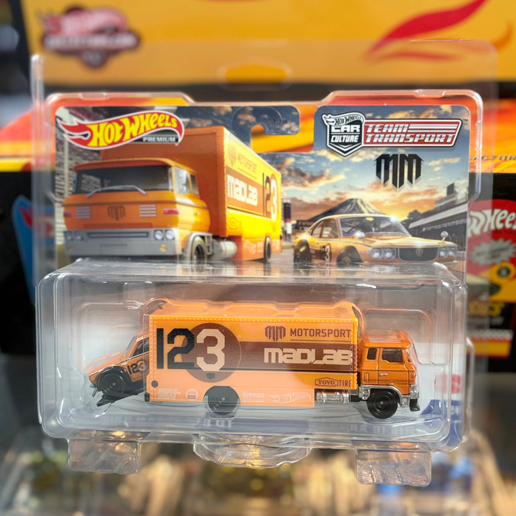 Hot Wheels Premium Team Transport #58 Mazda RX-3 GT with Sakura Sprinter