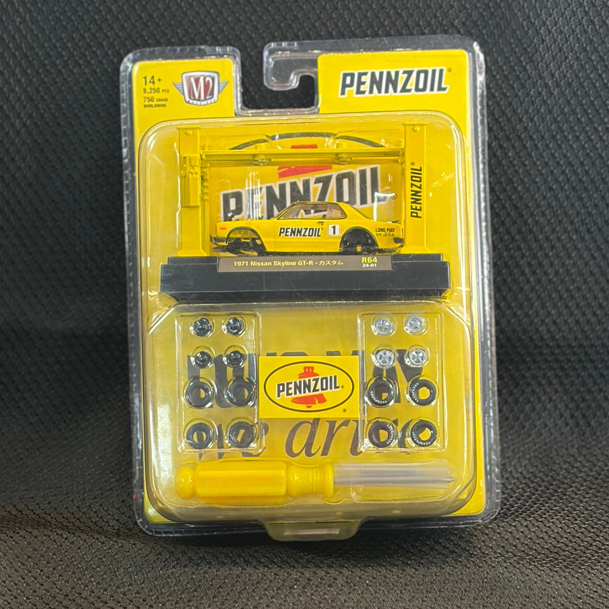 M2 Machines 1971 Nissan Skyline GT-R Pennzoil Yellow Model Kit