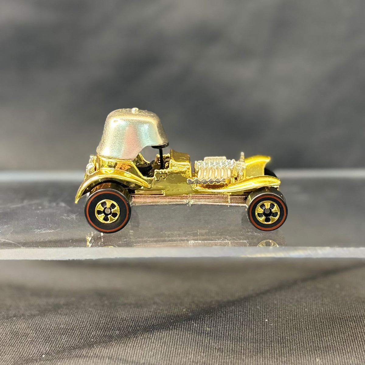 Hot Wheels Redline Red Baron – 1995 FAO Schwarz Gold Series II