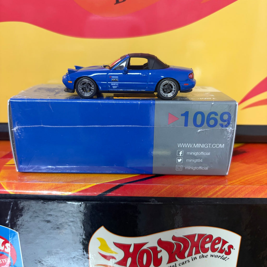Mini GT #1069 Mazda Miata MX-5 (NA) Tuned Edition (RHD)
