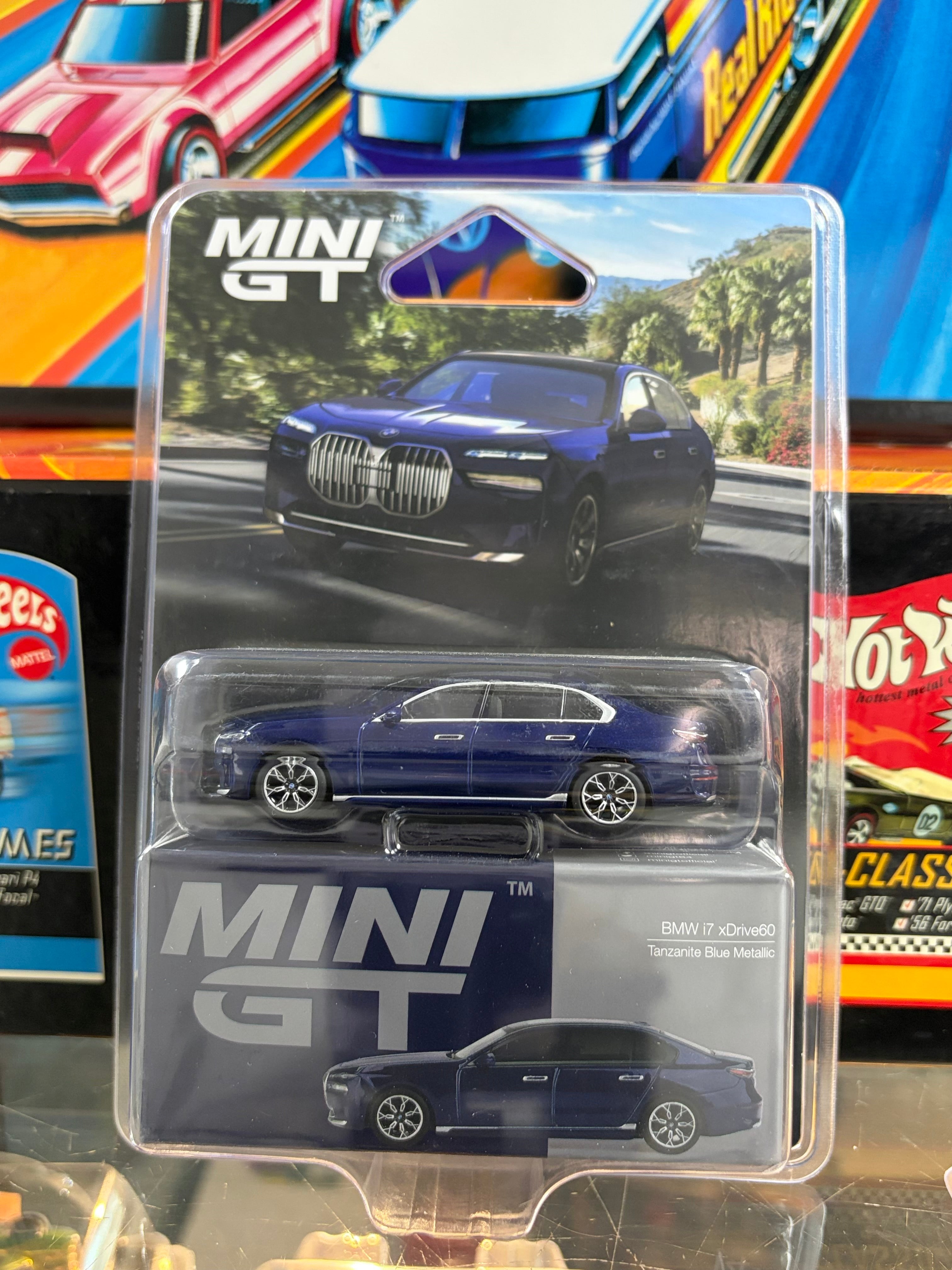 Mini GT 1111 - BMW i7 xDrive60 Tanzanite Blue Metallic