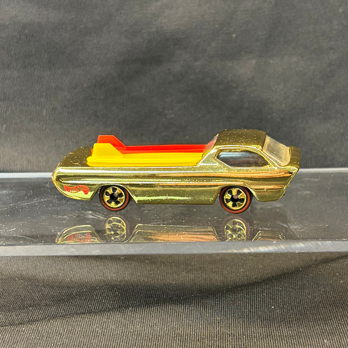 Hot Wheels Redline Deora – 1995 FAO Schwarz Gold Series II