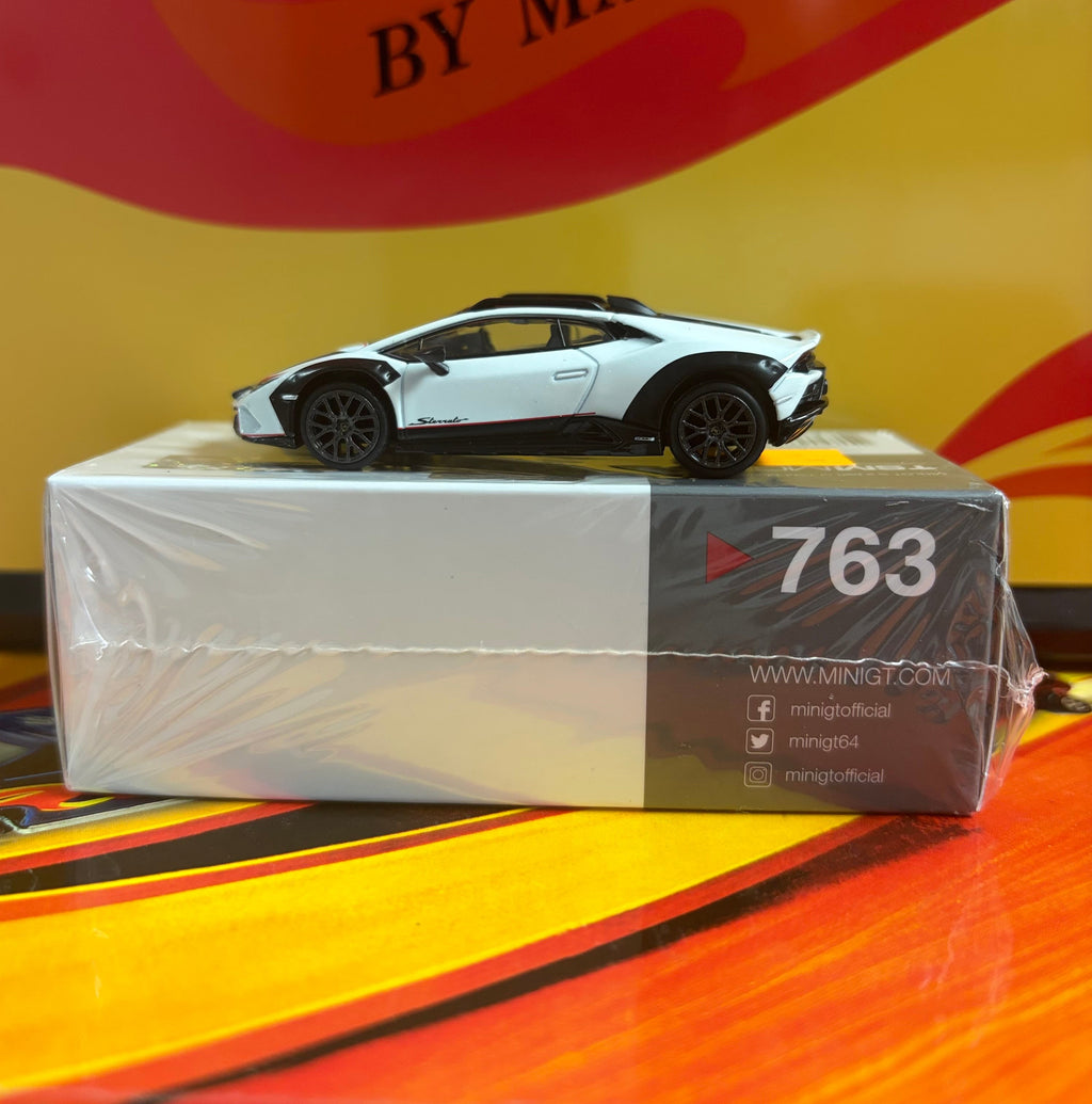 Mini GT #763 Lamborghini Huracán Sterrato (RHD)