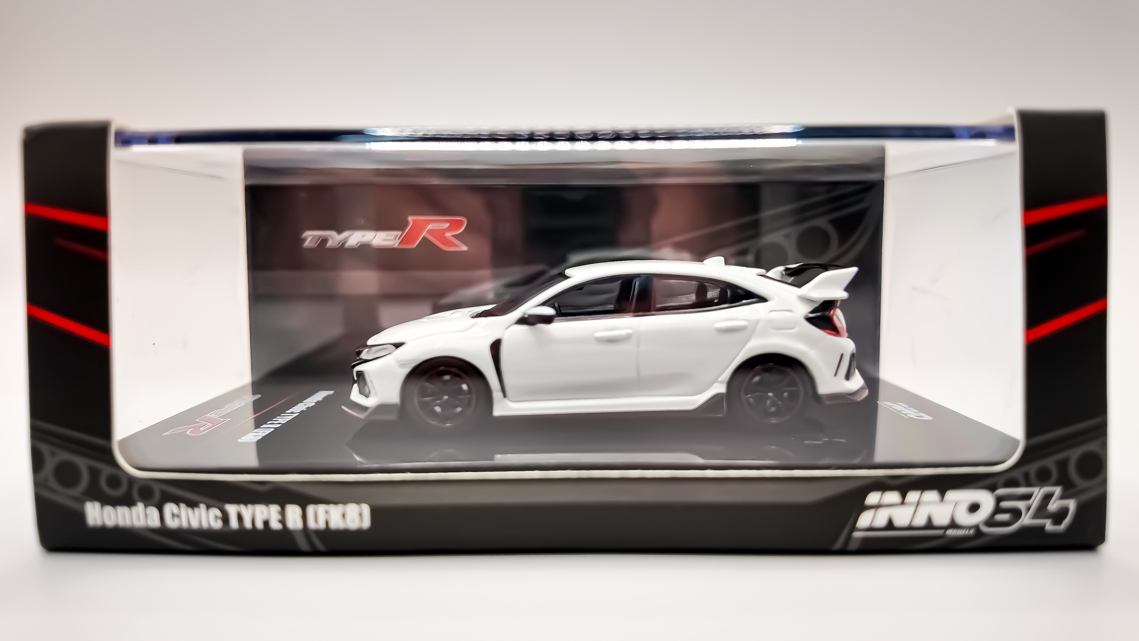Inno 64 Honda Civic Type R (FK8) (White) Diecast Car Model