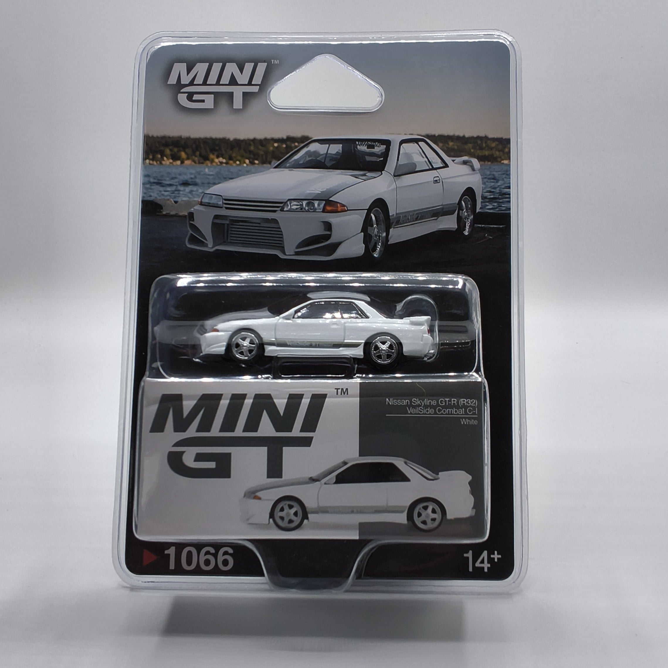 Nissan Skyline GT-R (R32) VeilSide Combat C-I - White